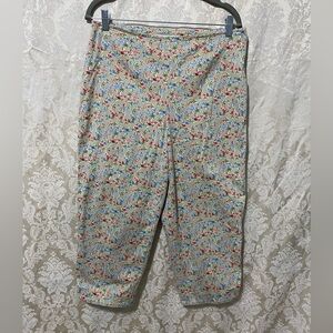Adorable retro floral cottage capris